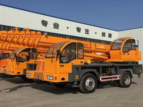 临邑县吊车出租公司电话_汽车吊新闻-挑选吊车公司需注意哪些问题